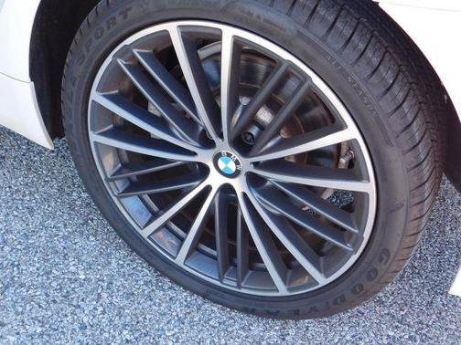 Used 2022 BMW 530i xDrive w/ Executive Package AWD/4WD image 13