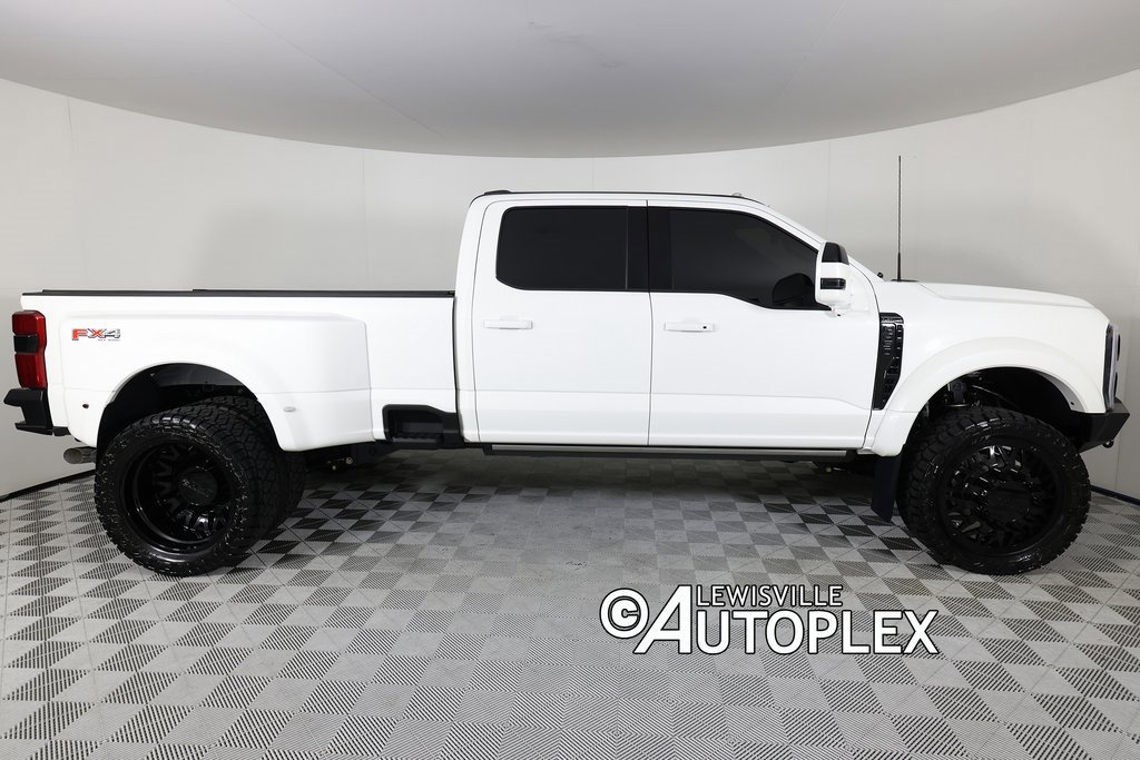 Used 2025 Ford F450 Platinum w/ FX4 Off-Road Package image 5