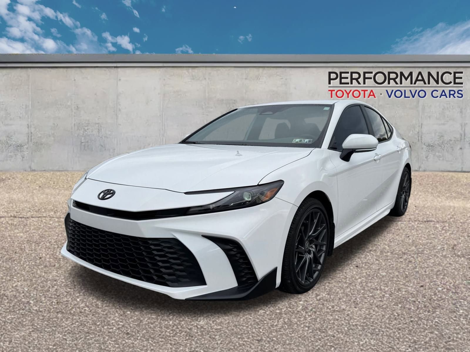 Certified 2025 Toyota Camry SE image 1
