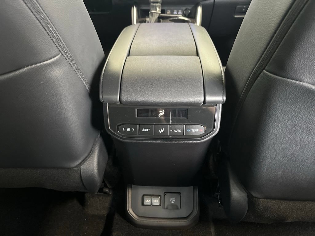 New 2026 Toyota Highlander Limited AWD/4WD image 23