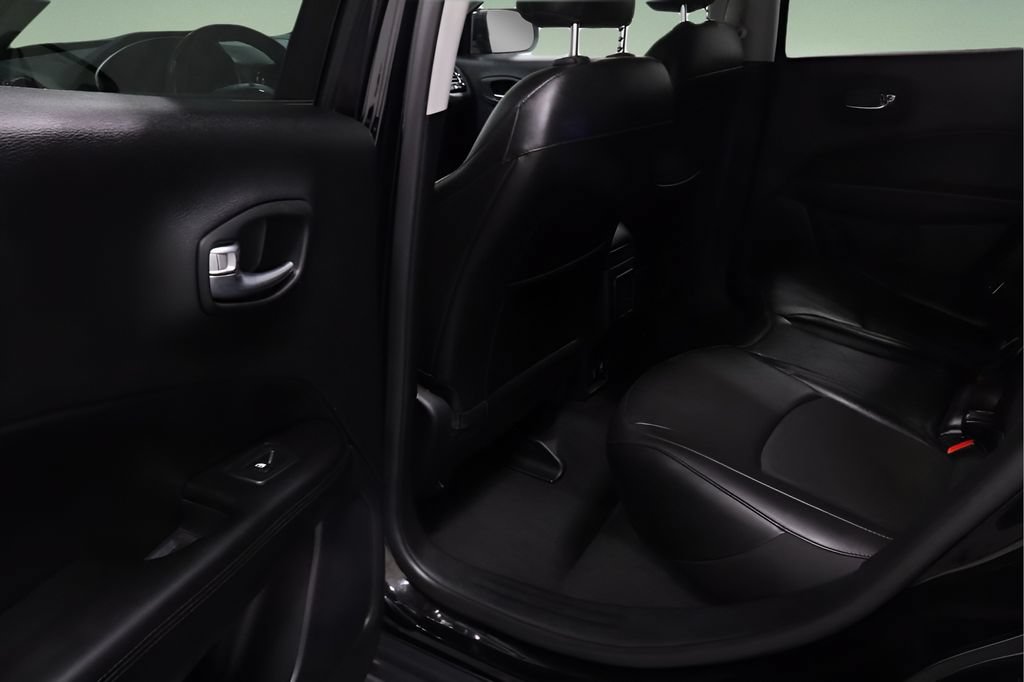 Certified 2021 Jeep Compass Latitude AWD/4WD image 10