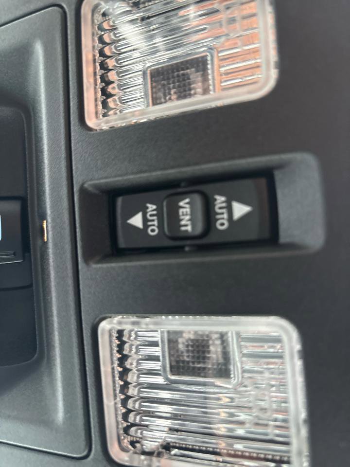 Used 2018 RAM 2500 Laramie w/ Sport Appearance Group AWD/4WD image 25