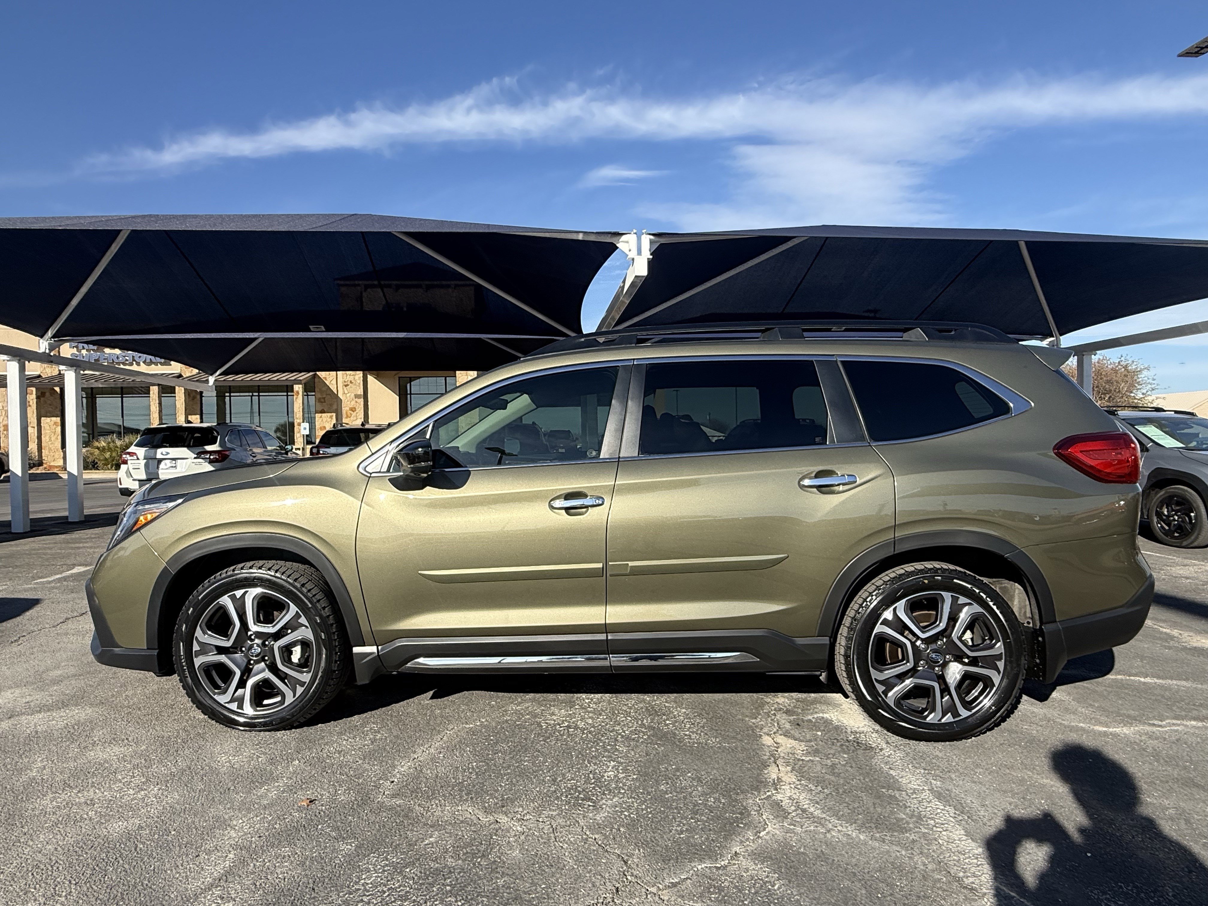 Certified 2024 Subaru Ascent Touring w/ Popular Package #2 image 4