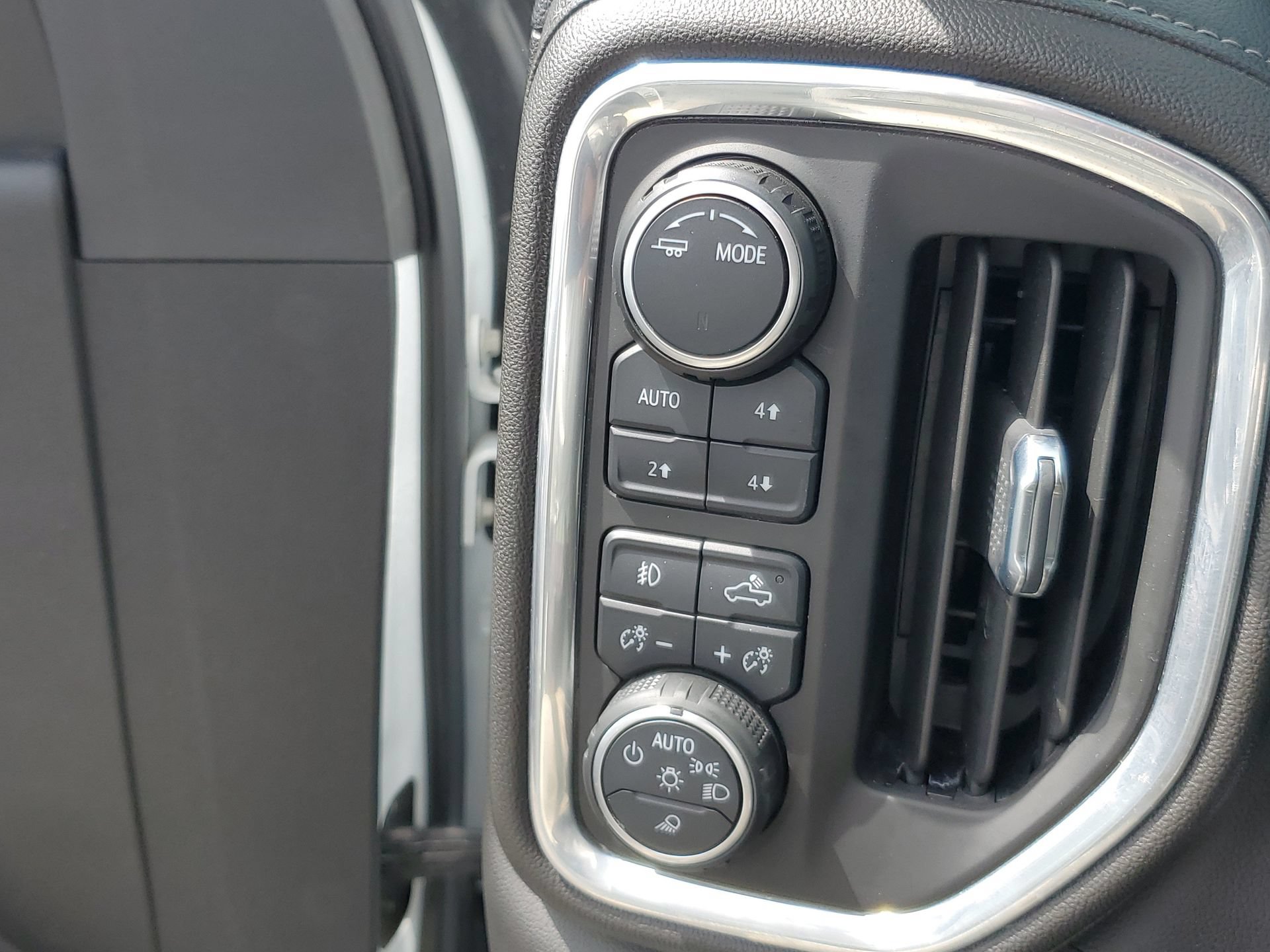 Used 2022 Chevrolet Silverado 3500 LTZ AWD/4WD image 19
