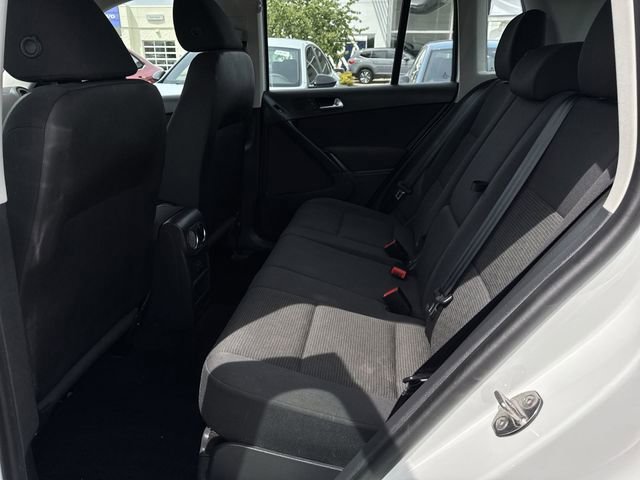 Used 2017 Volkswagen Tiguan Limited w/ Premium Package AWD/4WD image 24