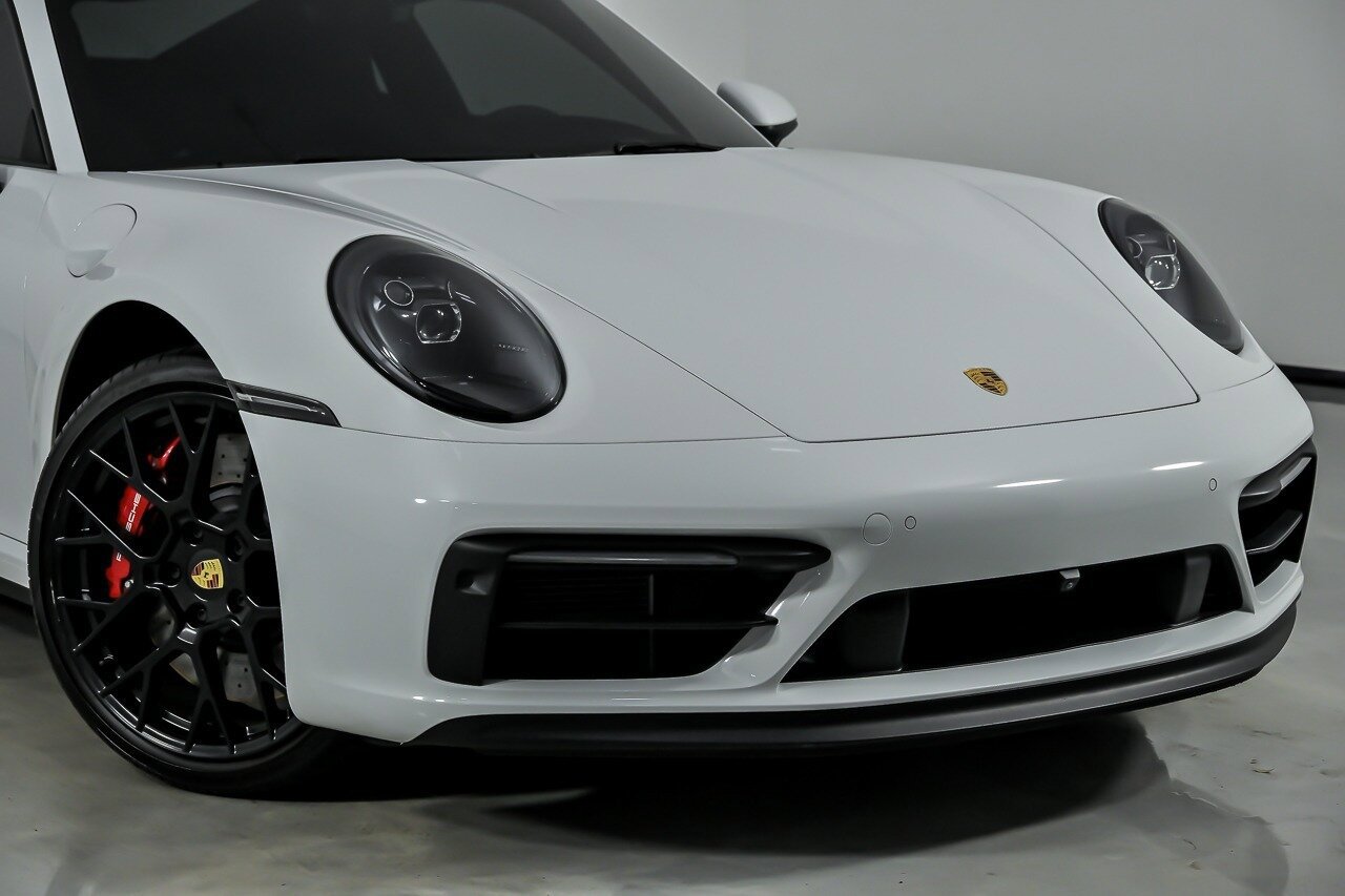 Used 2024 Porsche 911 Carrera GTS RWD image 3
