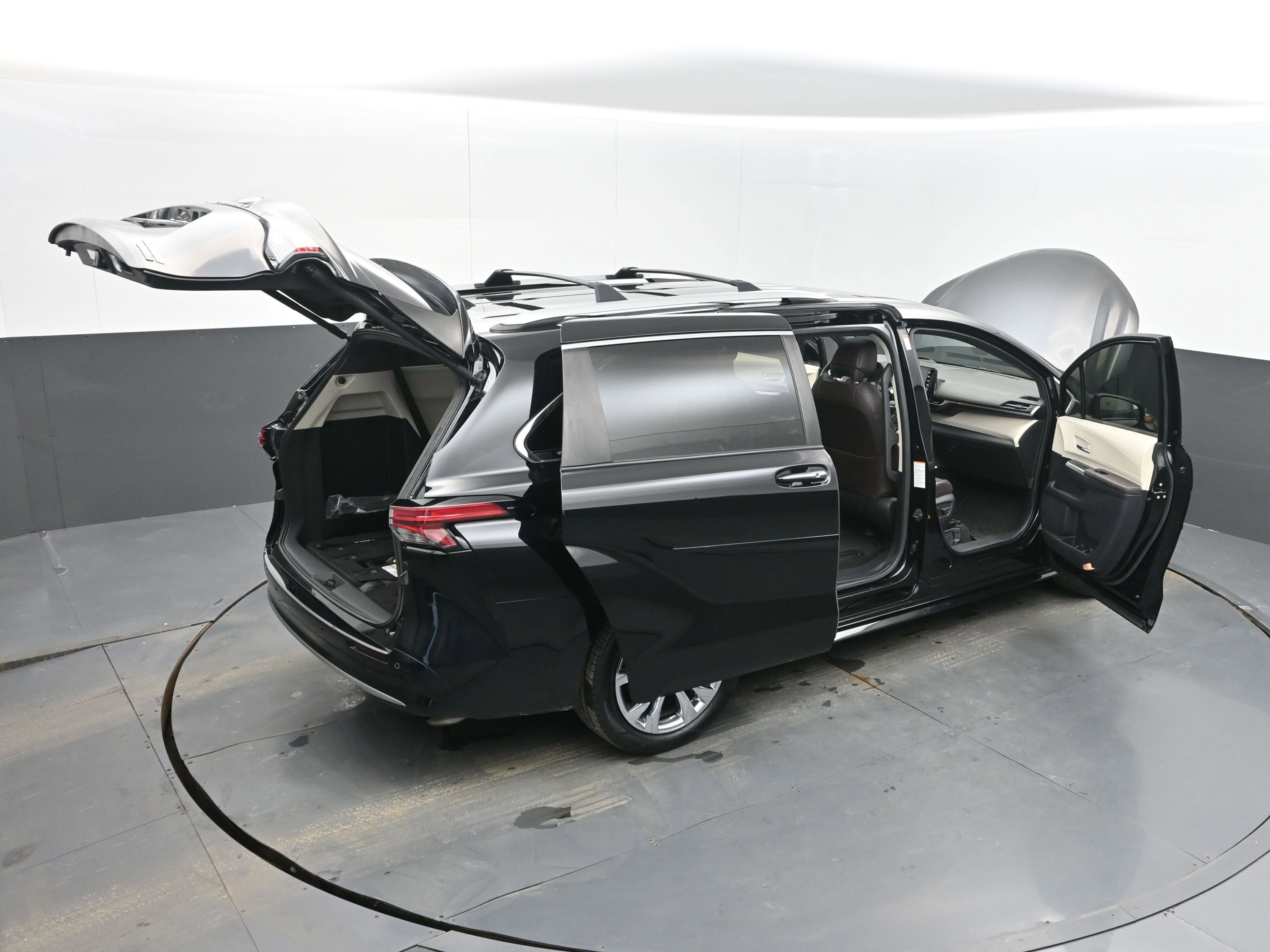 Used 2022 Toyota Sienna Platinum image 47