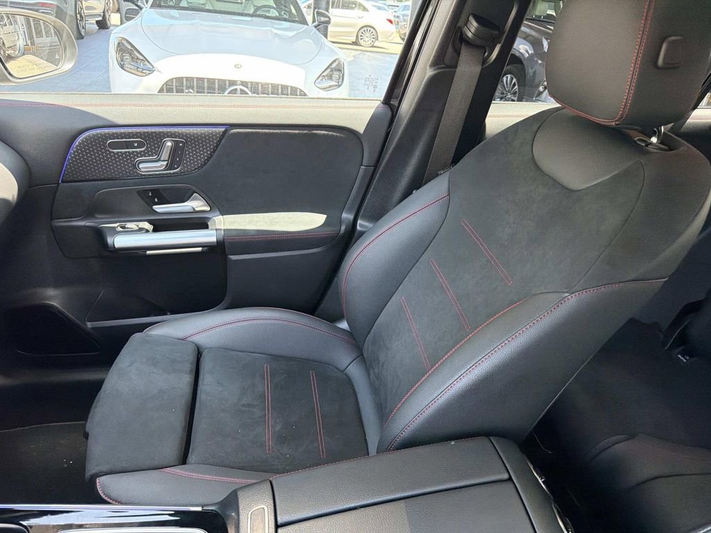 Used 2025 Mercedes-Benz GLA 250 image 16