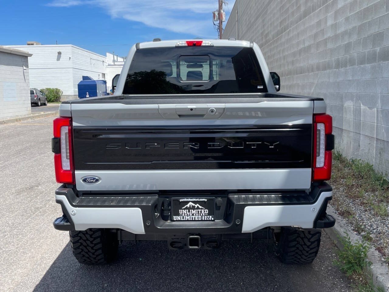 Used 2026 Ford F350 Platinum AWD/4WD image 4