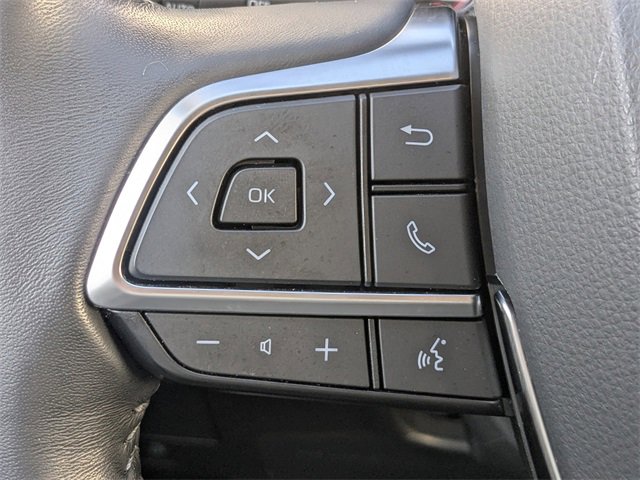 Used 2020 Toyota Highlander XLE image 32