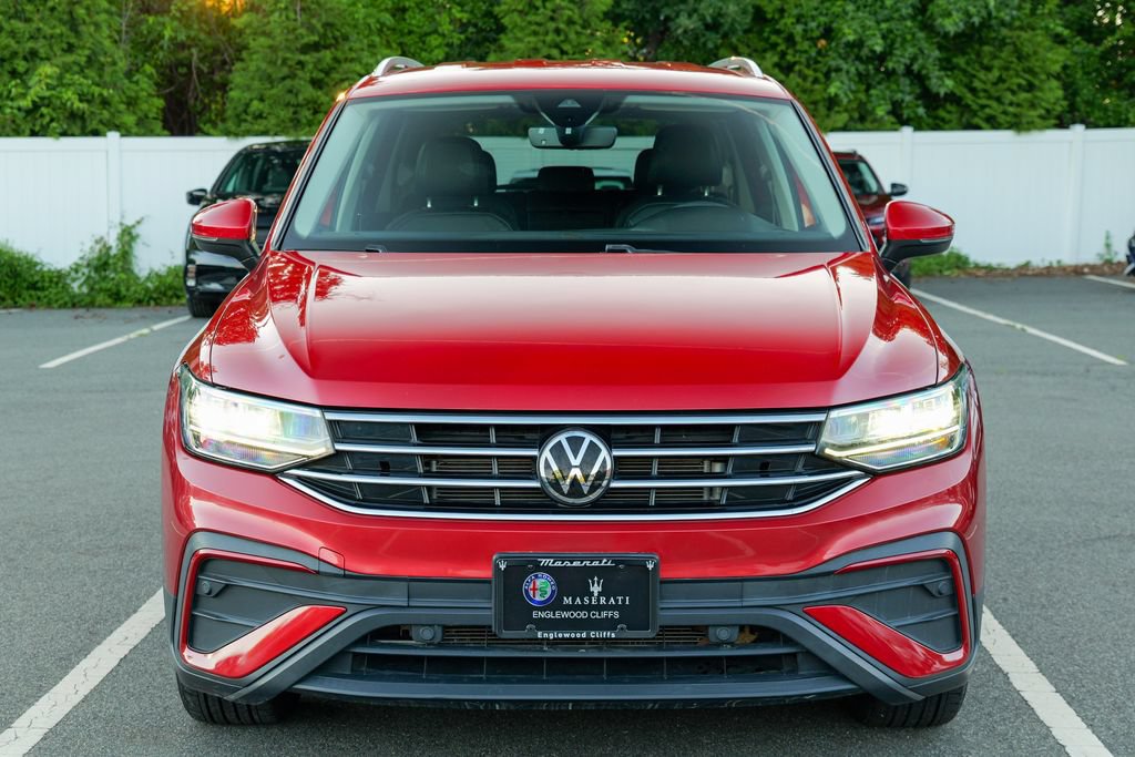 Used 2022 Volkswagen Tiguan SE AWD/4WD image 2