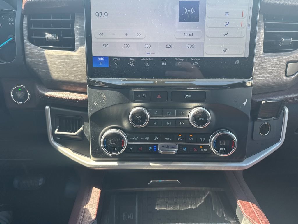 Used 2024 Ford Expedition Max Limited image 26