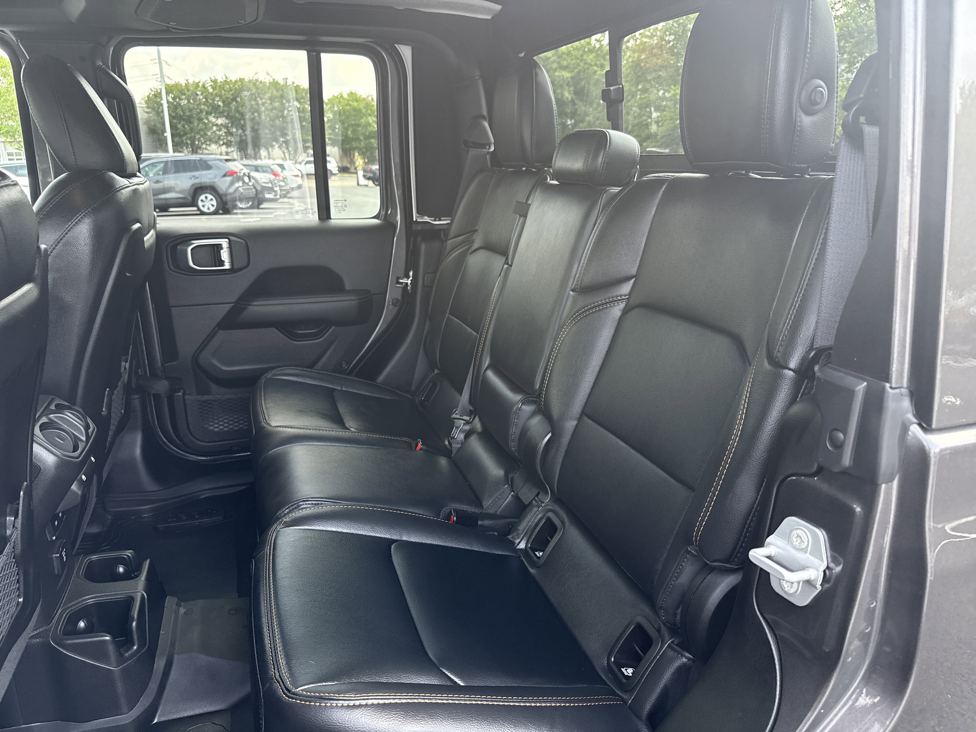 Used 2025 Jeep Gladiator Sport AWD/4WD image 23