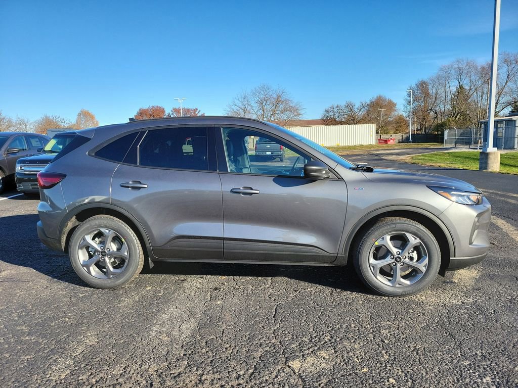 New 2026 Ford Escape ST-Line w/ Cold Weather Package image 3