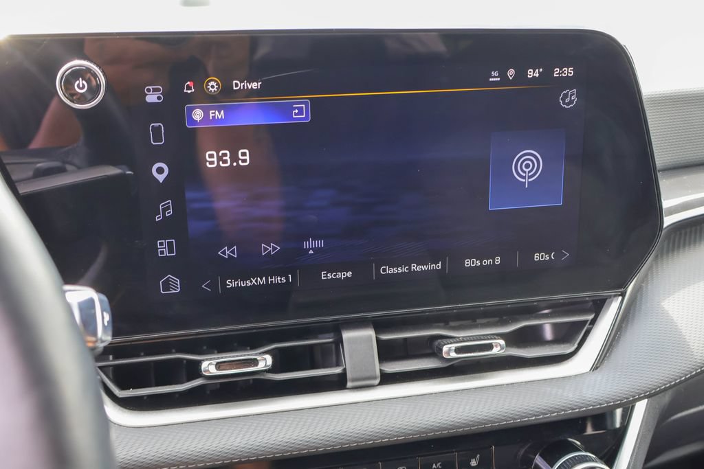 Used 2025 Chevrolet Equinox LT FWD image 5
