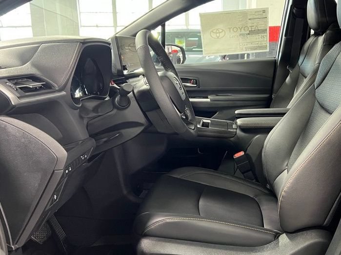 New 2026 Toyota Sienna XLE Woodland Edition AWD/4WD image 9