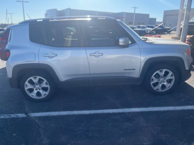 Used 2016 Jeep Renegade Limited image 3