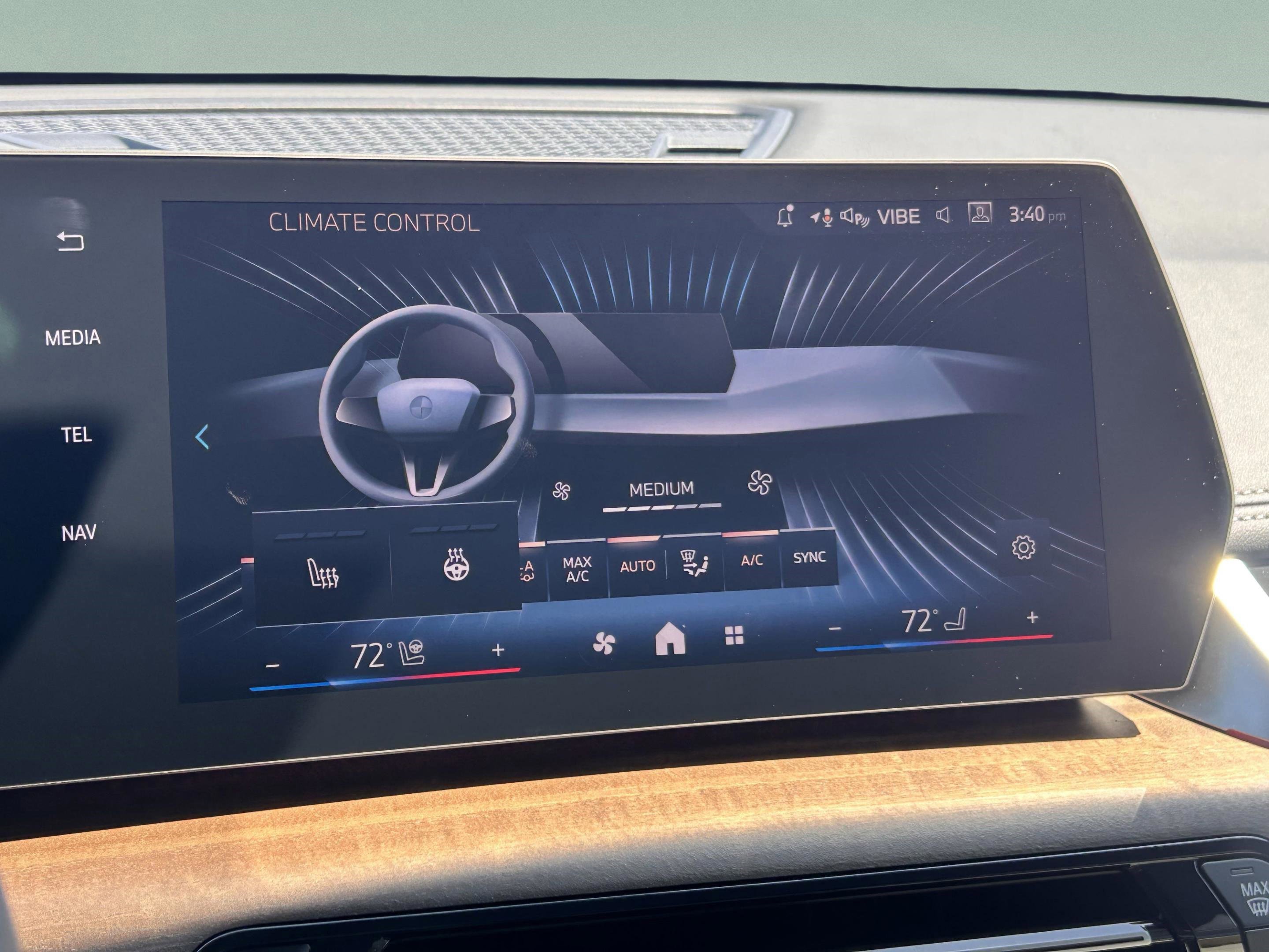 Used 2025 BMW X1 xDrive28i w/ Technology Package image 19