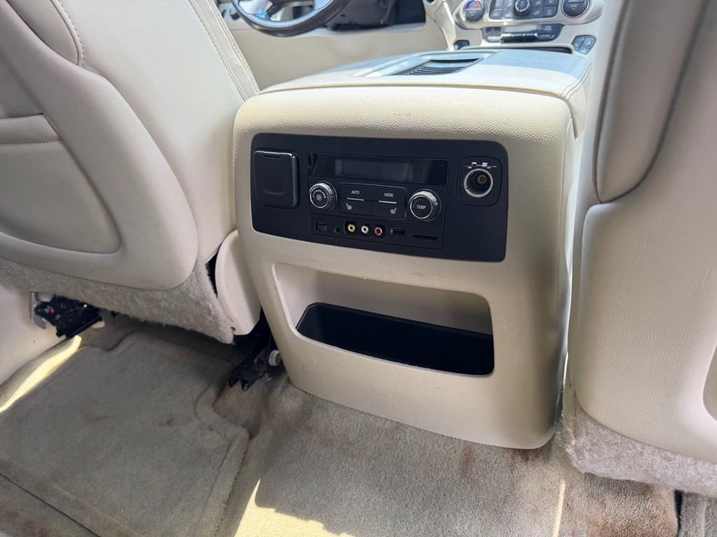 Used 2015 GMC Yukon XL Denali w/ Premium Package AWD/4WD image 39