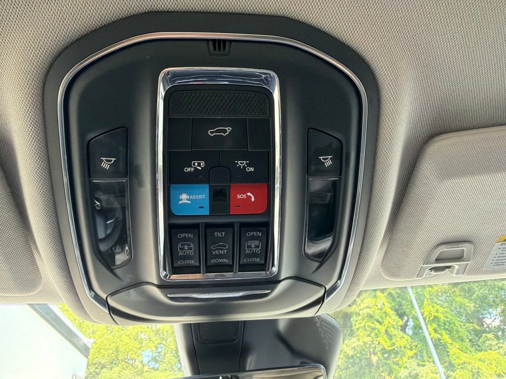 Certified 2023 Jeep Grand Cherokee Limited w/ Luxury Tech Group II AWD/4WD image 93
