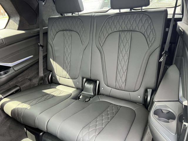 Used 2024 BMW X7 xDrive40i w/ Executive Package AWD/4WD image 15