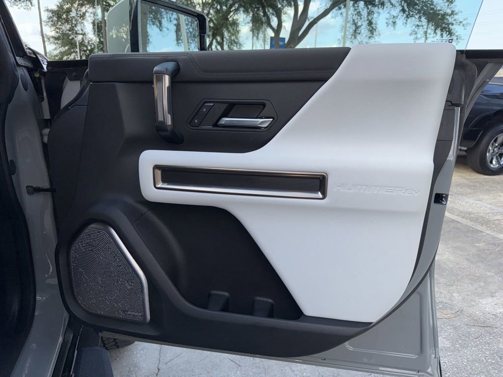 Used 2025 GMC Hummer EV 3X AWD/4WD image 31