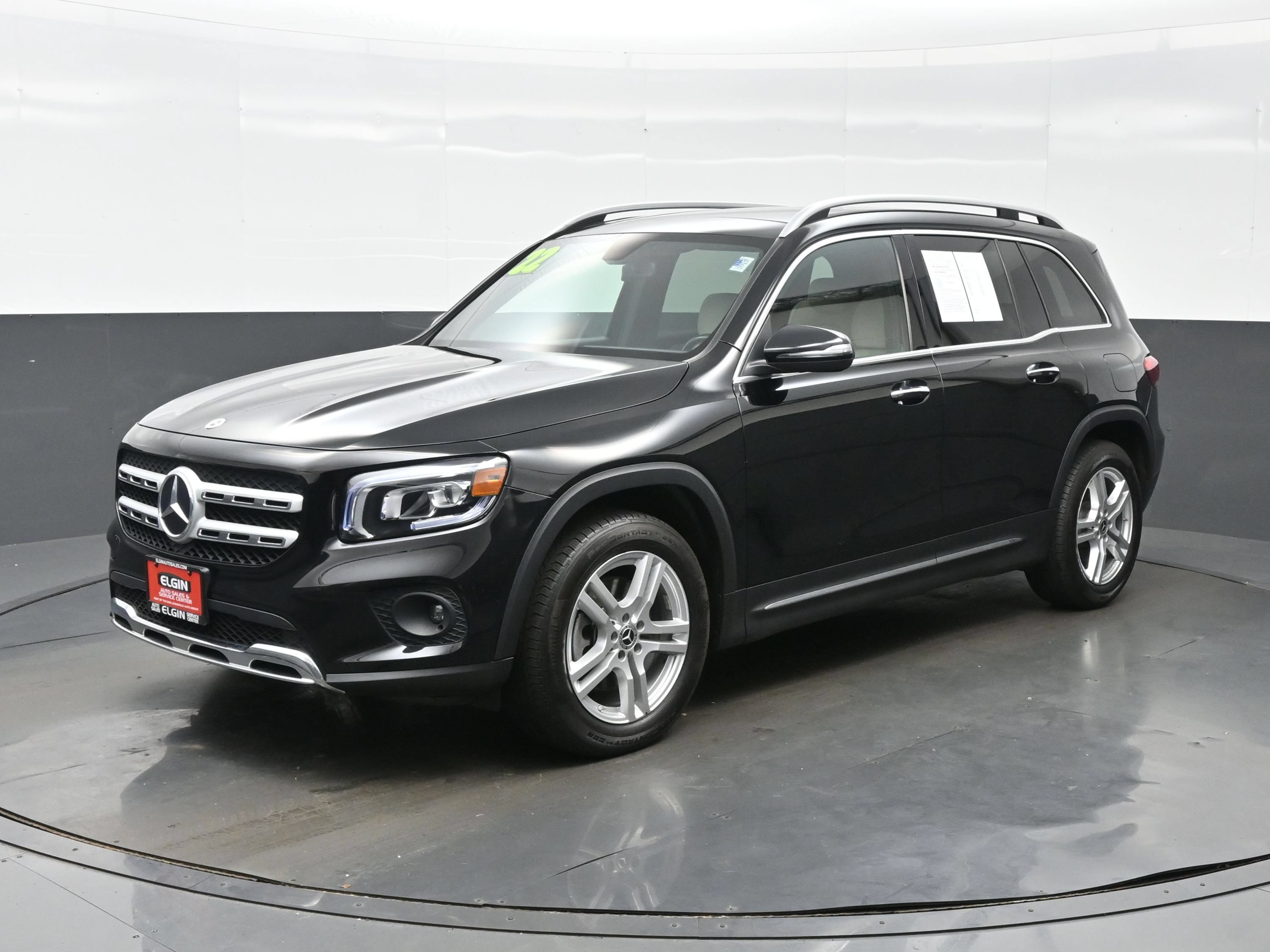 Used 2022 Mercedes-Benz GLB 250 4MATIC image 2