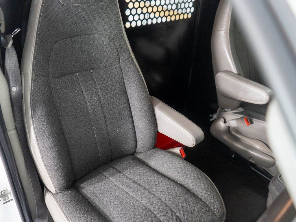 Used 2024 GMC Savana 2500 w/ Driver Convenience Package image 8