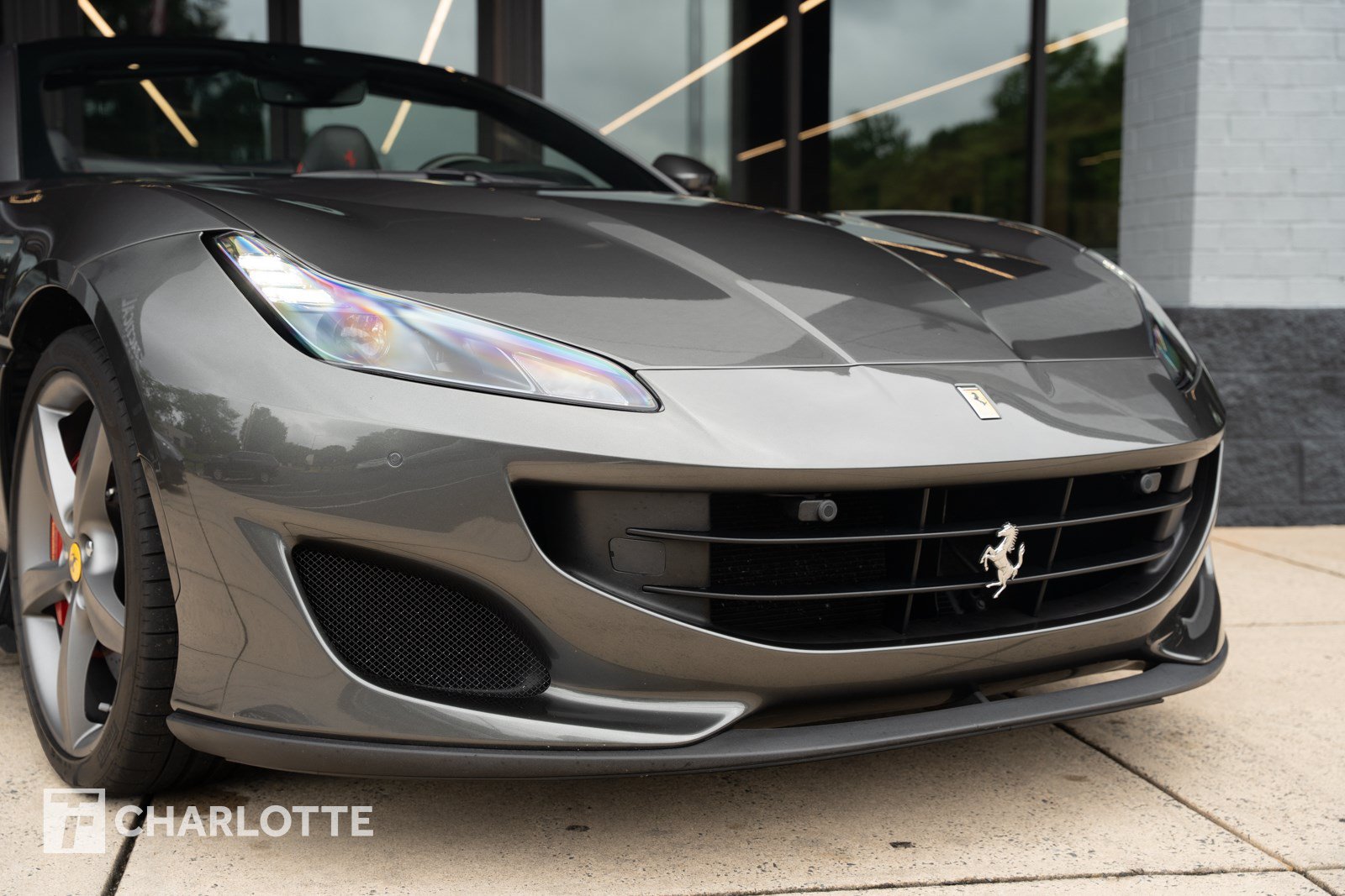 Used 2020 Ferrari Portofino RWD image 2