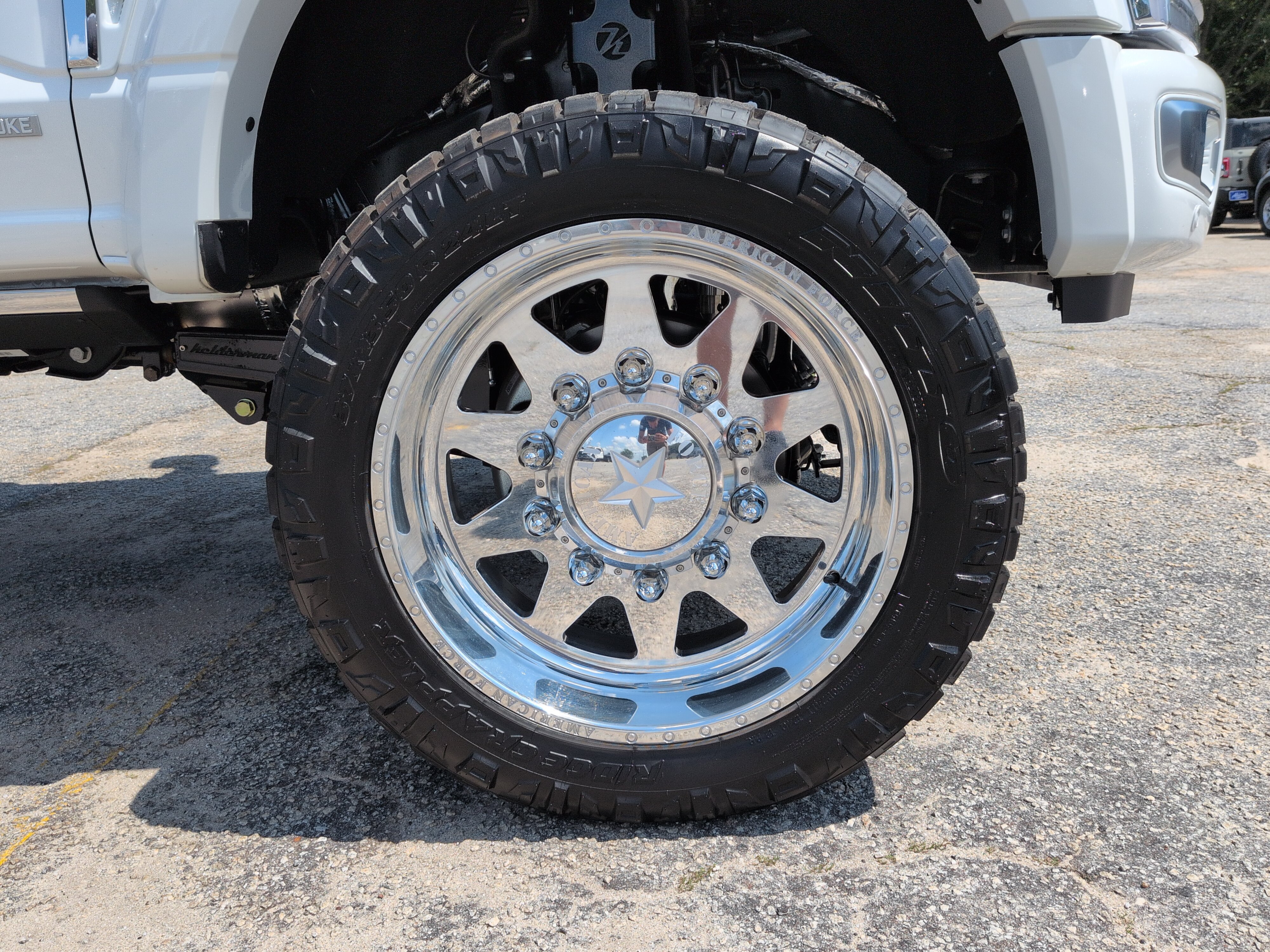 Used 2024 Ford F450 Platinum w/ FX4 Off-Road Package AWD/4WD image 9