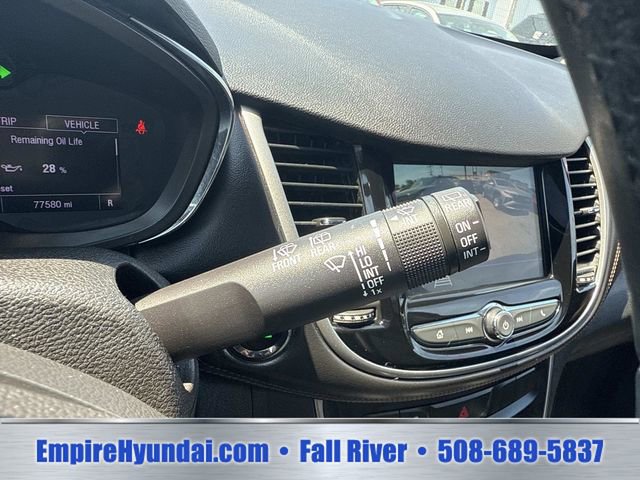 Used 2019 Chevrolet Trax LT w/ Sun & Sound Package AWD/4WD image 31