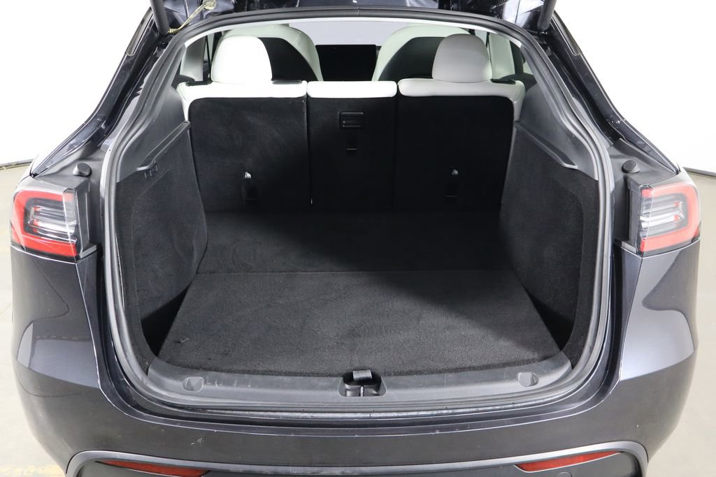Used 2024 Tesla Model Y Long Range RWD image 10