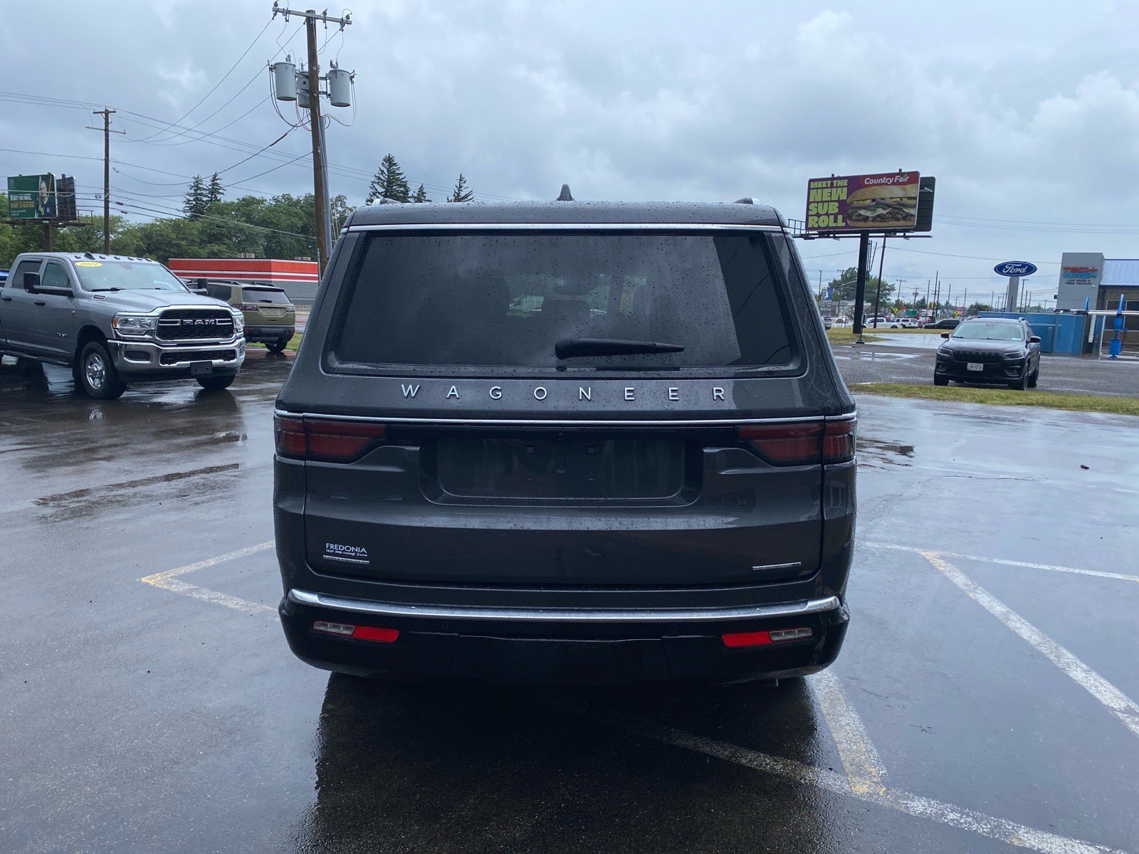 Used 2022 Jeep Wagoneer Series I AWD/4WD image 4