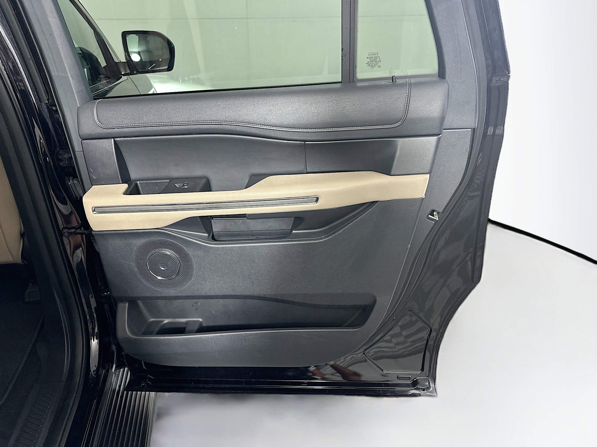 Used 2024 Ford Expedition Max XLT RWD image 32