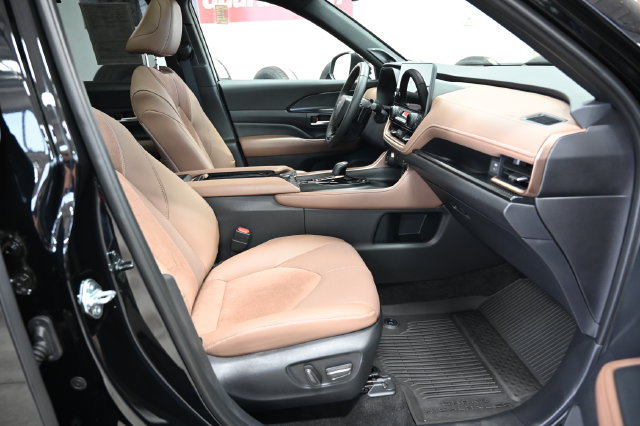 Certified 2026 Toyota Grand Highlander AWD Hybrid image 11