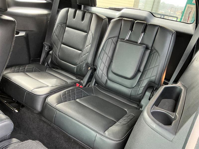 Used 2017 Ford Explorer Platinum image 35