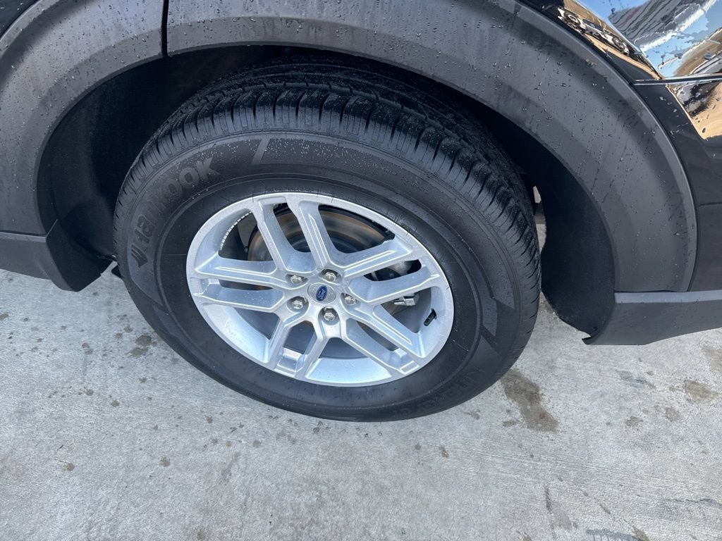 Certified 2025 Ford Explorer Active w/ Active Comfort Package RWD image 29