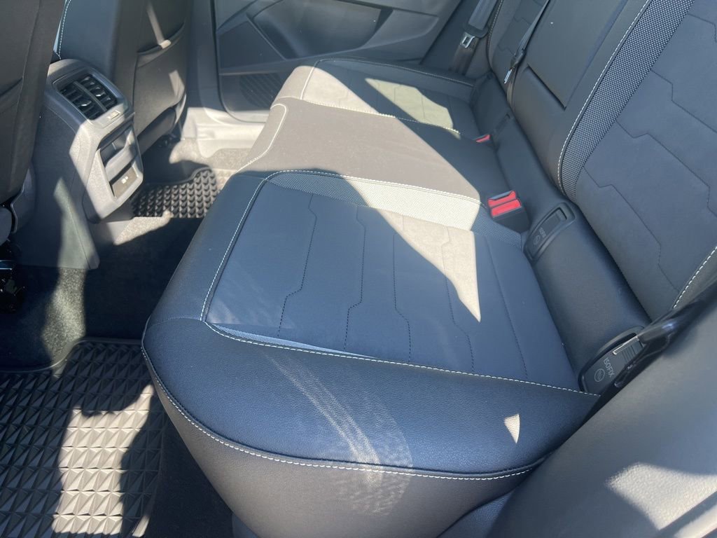 New 2025 Volkswagen Taos SE image 14