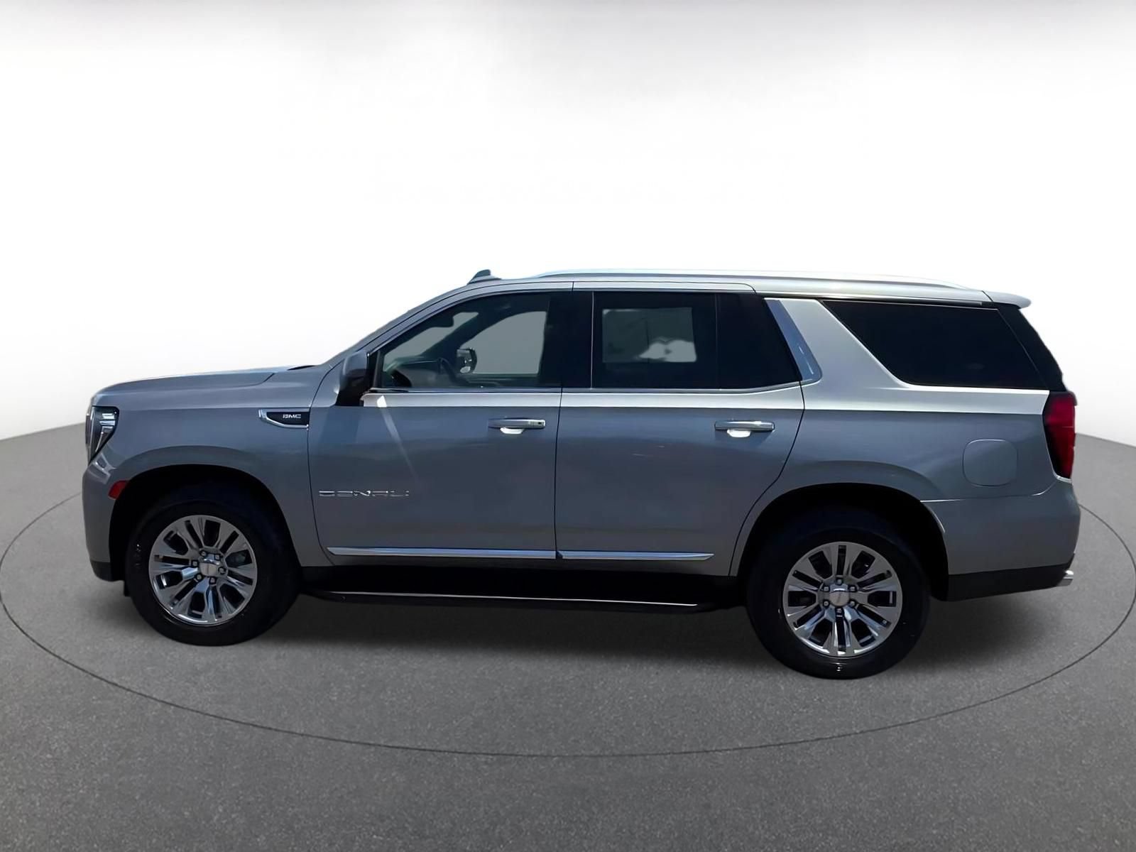 Used 2023 GMC Yukon Denali RWD image 8
