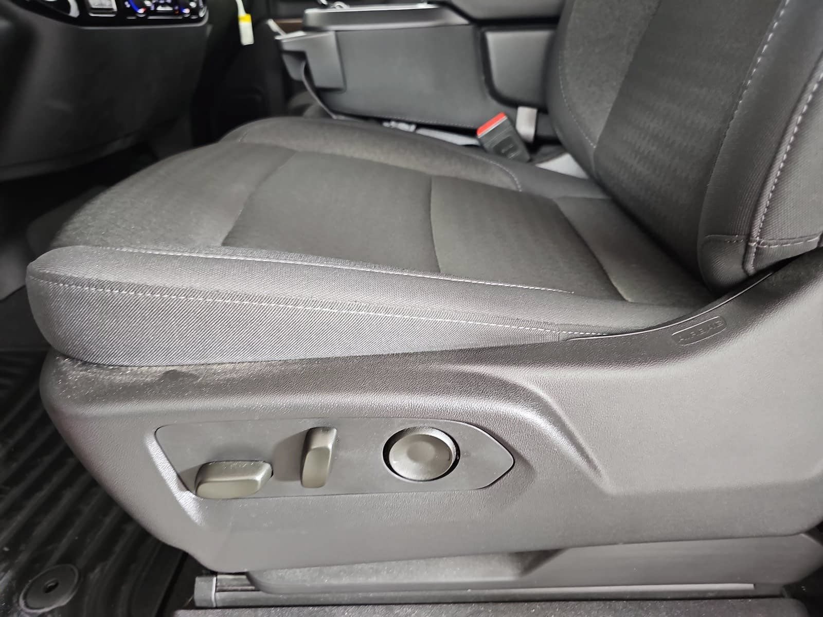 Used 2025 Chevrolet Silverado 2500 LT w/ Convenience Package RWD image 25