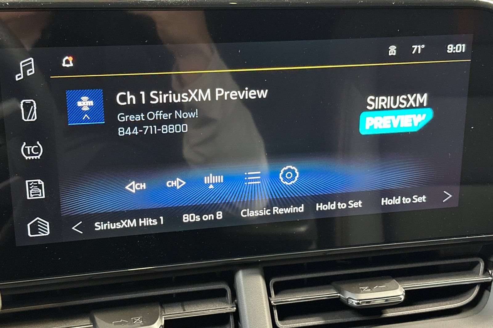 New 2026 Chevrolet Trax RS w/ Sunroof Package FWD image 18