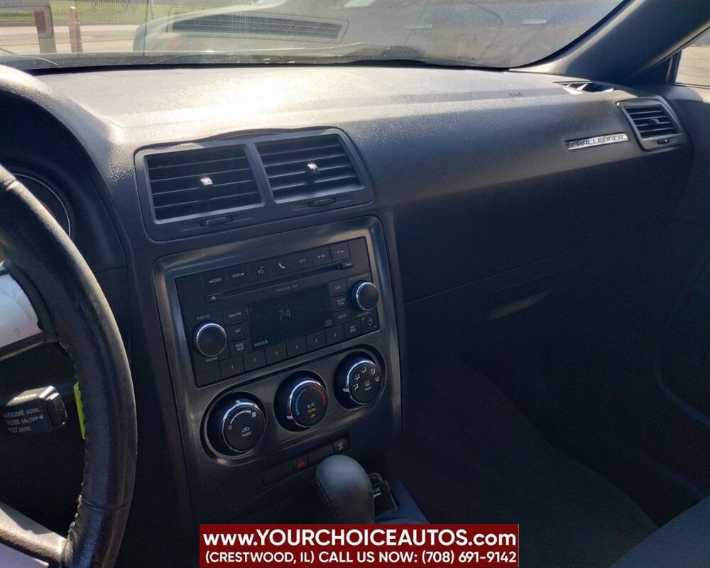 Used 2010 Dodge Challenger SE image 23