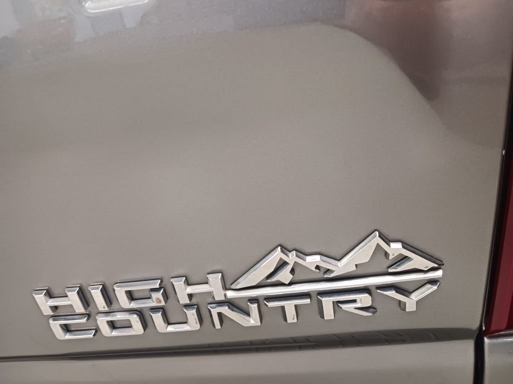Used 2020 Chevrolet Silverado 1500 High Country AWD/4WD image 25