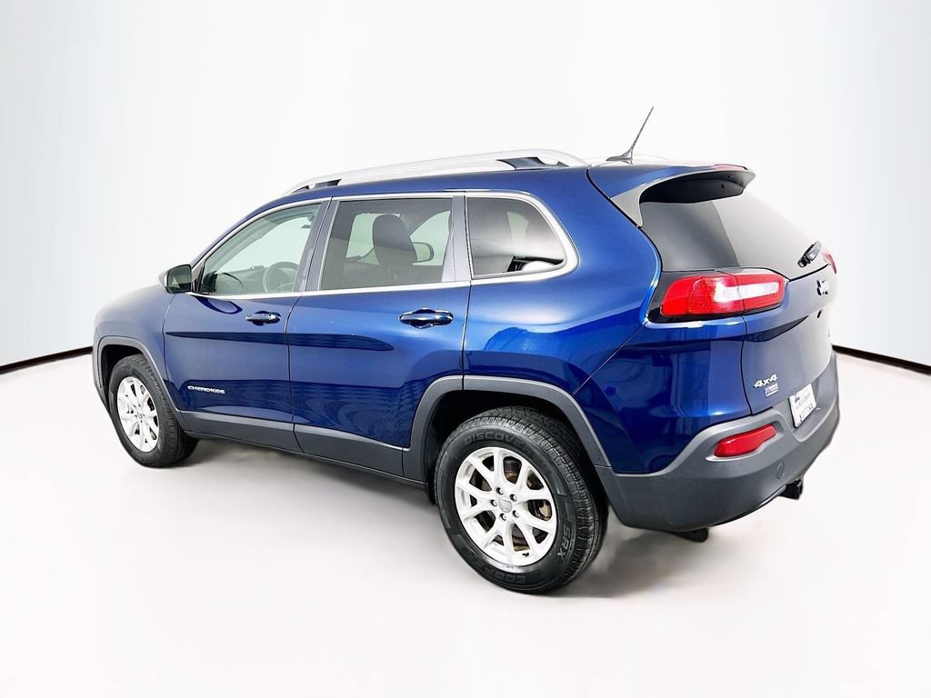 Used 2018 Jeep Cherokee Latitude w/ Cold Weather Group AWD/4WD image 5