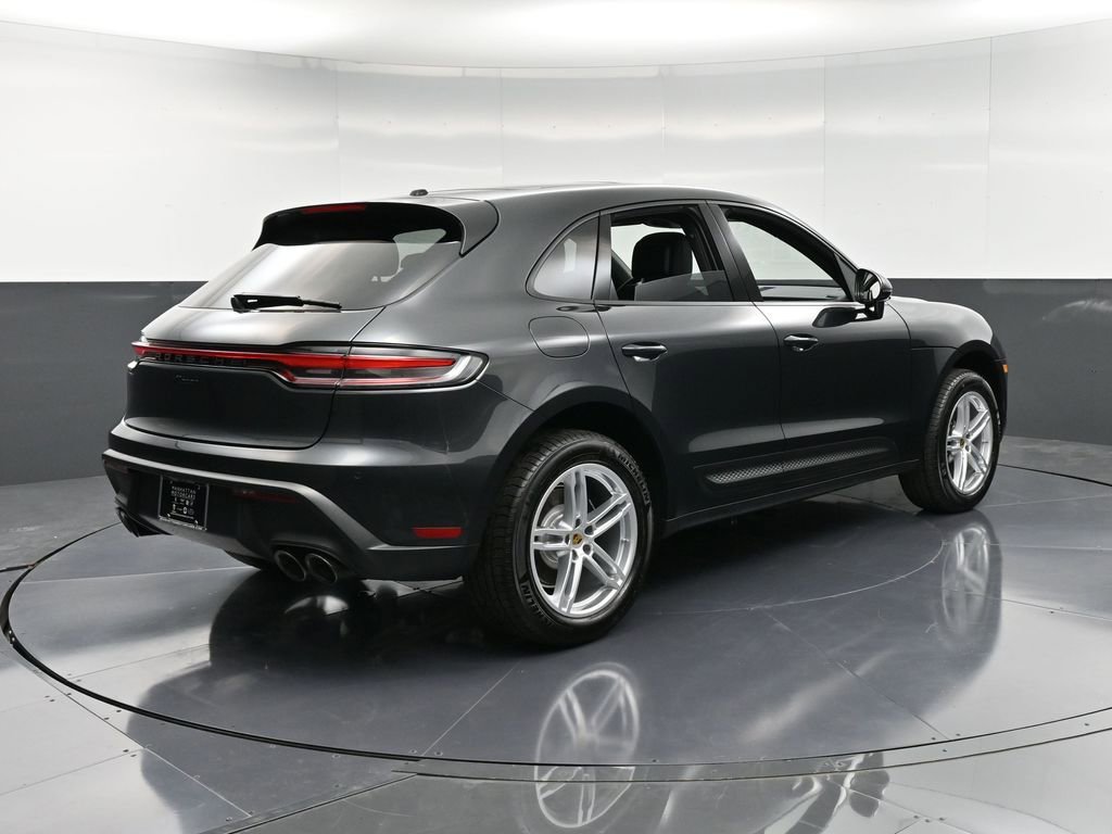 Certified 2025 Porsche Macan AWD/4WD image 8