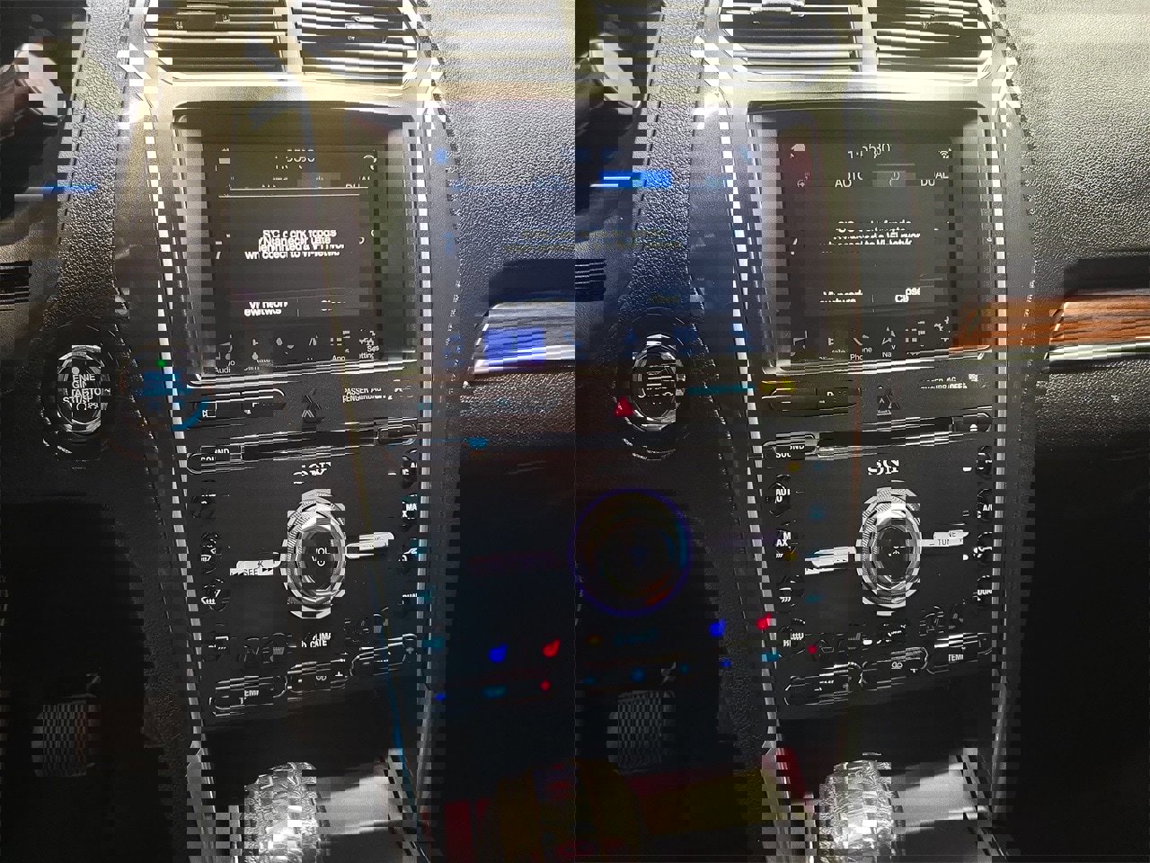 Used 2018 Ford Explorer Limited image 20