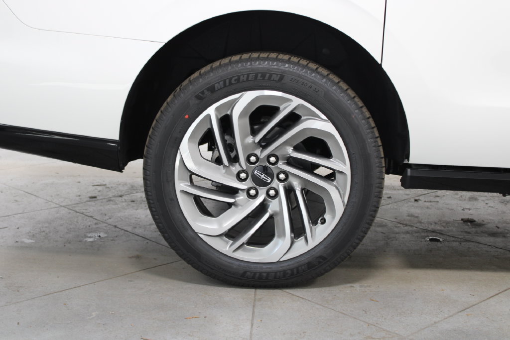New 2026 Lincoln Navigator L Reserve AWD/4WD image 12