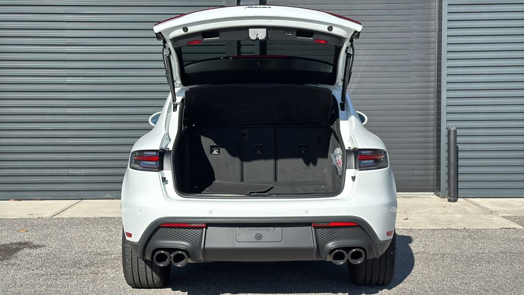 Used 2026 Porsche Macan AWD/4WD image 18