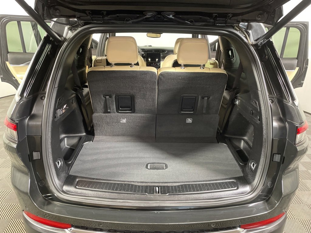 Used 2023 Jeep Grand Cherokee L Limited image 22