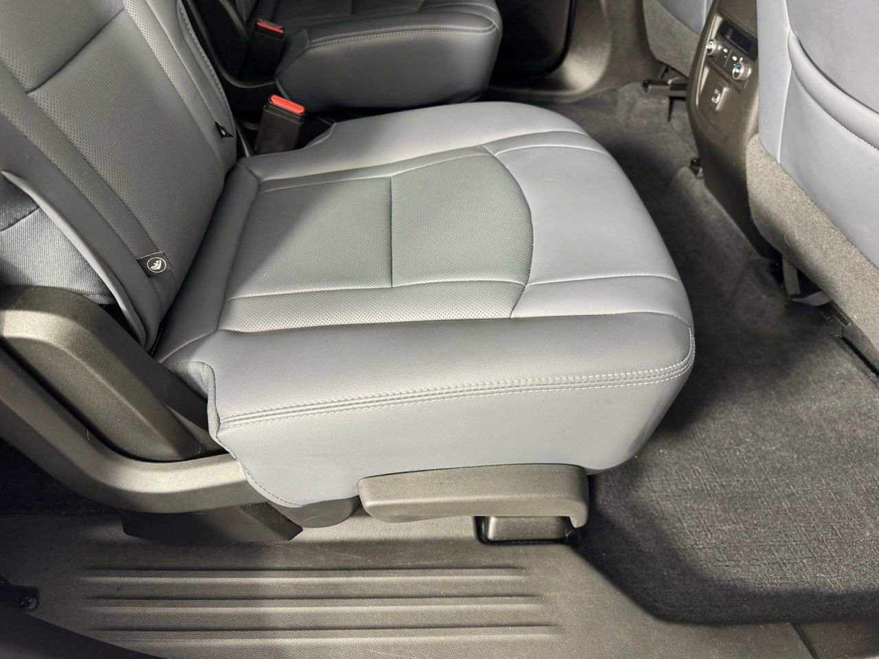 Used 2023 Buick Enclave Essence w/ Experience Buick Package image 31